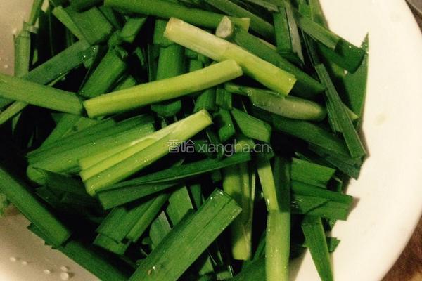 香肠炒花菜的做法图解3