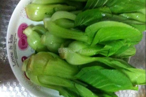 小油菜炒虾仁的做法图解1