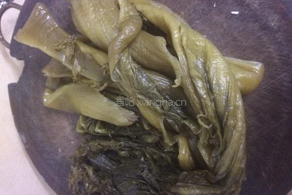 猪肉煲咸菜的做法图解2