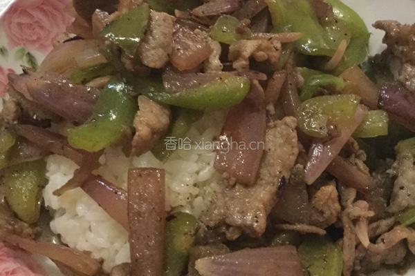 洋葱青椒牛里脊盖饭