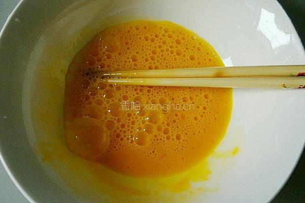 火腿肠鸡蛋饼的做法图解2