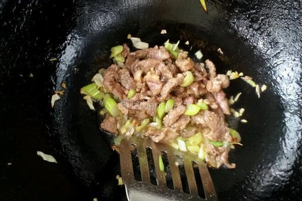 青椒炒肉丝的做法图解5
