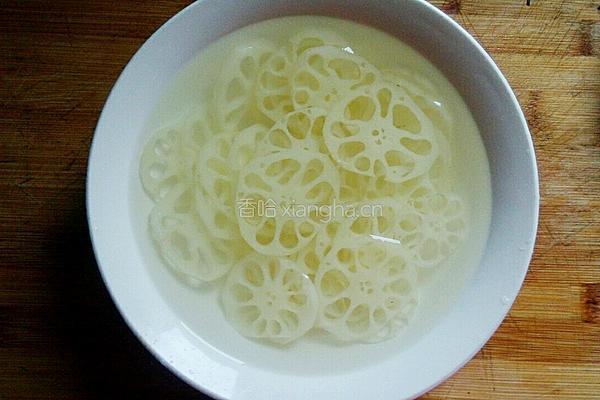 凉拌藕片的做法图解2