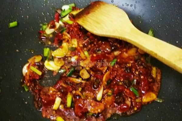 豆瓣酱烧鱼的做法图解3