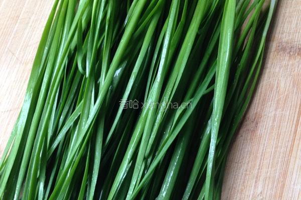 微波炉烤韭菜的做法图解1