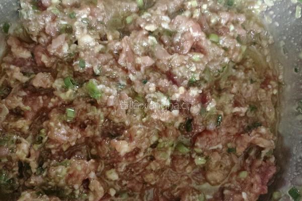 东北芹菜猪肉饺子的做法图解5