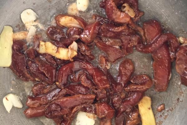 杏鲍菇炒土猪肉的做法图解4