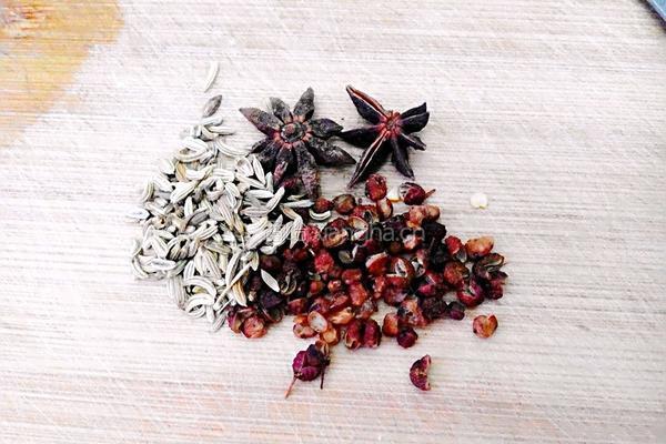 五香花生米小凉菜的做法图解1