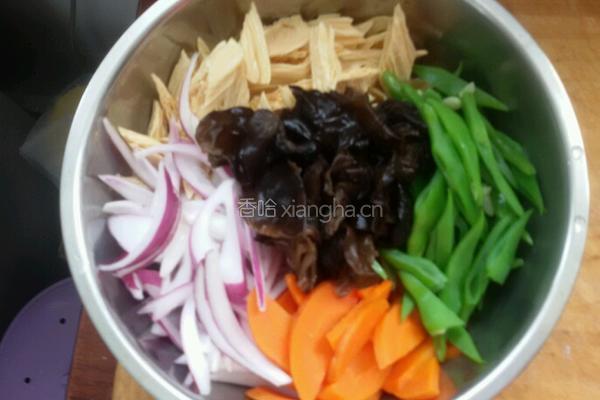 爽口凉拌腐竹的做法图解7