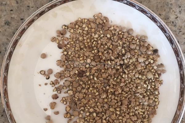 双椒酸菜炒猪肚的做法图解2