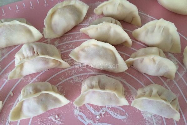 西红柿鸡蛋馅饺子的做法图解11
