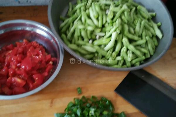 豆角焖面的做法图解1