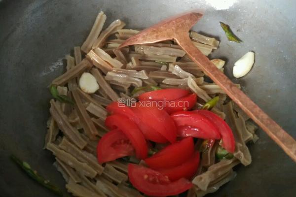 蕃茄炒荞条的做法图解4
