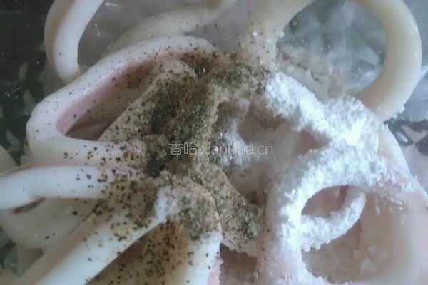 炸鱿鱼圈的做法图解4