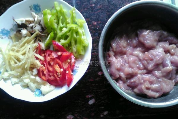 农家小炒肉的做法图解1