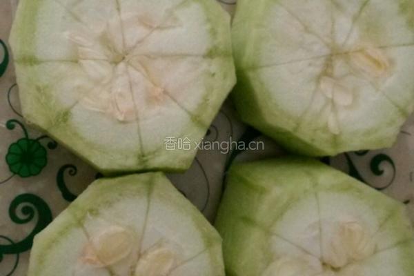 蒜蓉粉丝蒸丝瓜的做法图解1