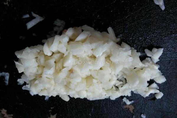 蒜蓉粉丝蒸丝瓜的做法图解5
