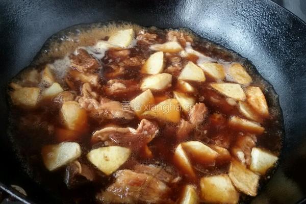 土豆烧牛肉的做法图解4