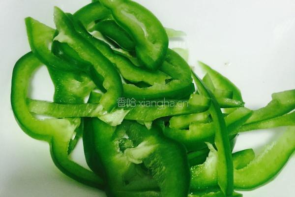 青椒土豆丝的做法图解1