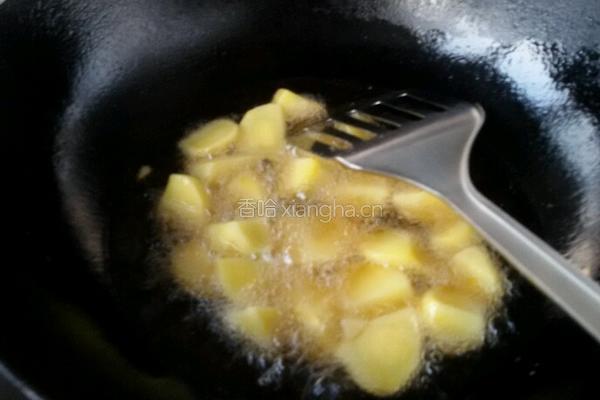 牛肉丝土豆烧豆角的做法图解2