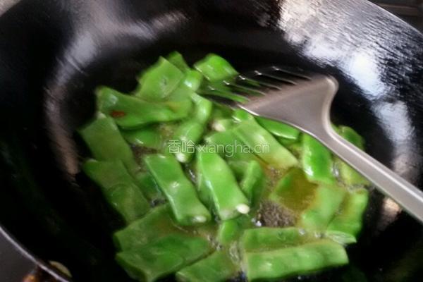 牛肉丝土豆烧豆角的做法图解3