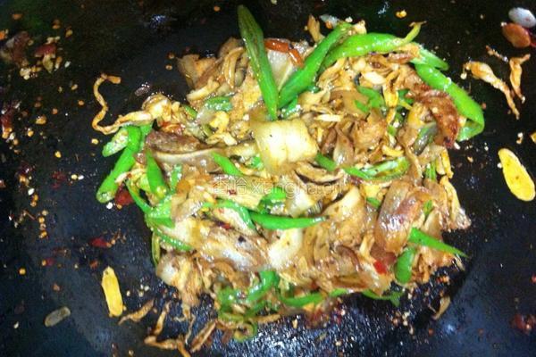 尖椒盐菜回锅肉的做法图解7