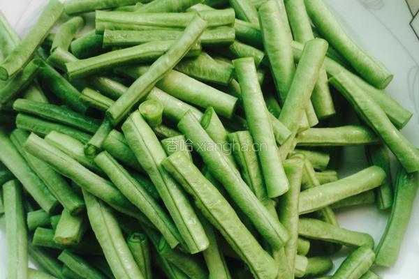 豆角炒肉的做法图解2