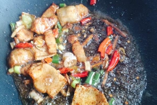 芹菜炒肉的做法图解4