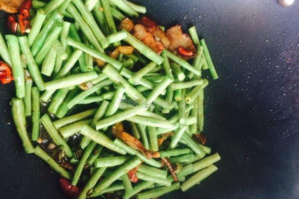 豆角炒肉的做法图解4