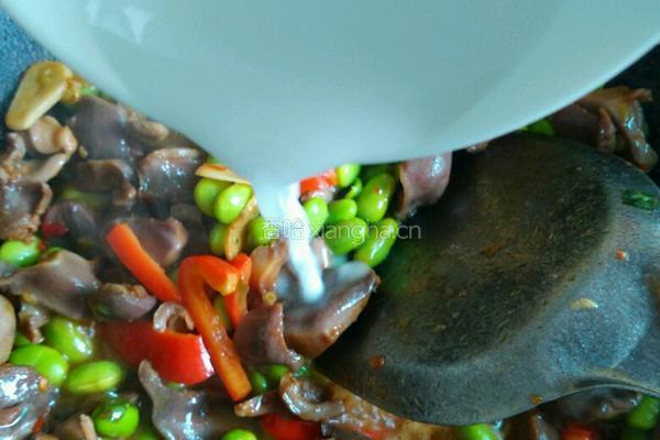 鸡肫炒豆米的做法图解8