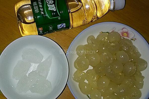 龙眼罐头的做法图解1