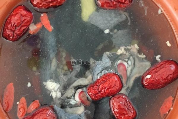 红枣薏米乌鸡汤的做法图解3