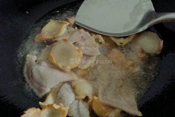 咸肉片炒海带的做法图解1
