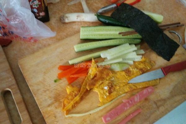 紫菜包饭的做法图解1