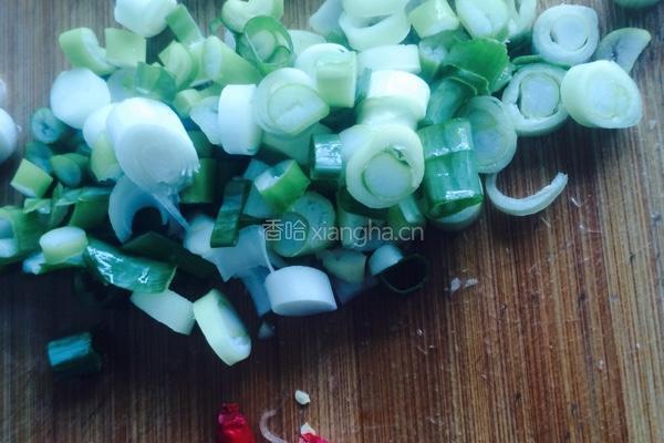 芹菜炒肉的做法图解3