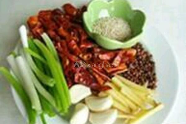 重庆辣子鸡的做法图解1