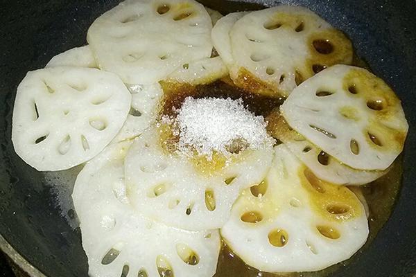 糖醋藕片的做法图解4