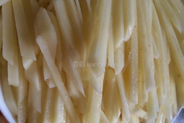 糖醋土豆丝的做法图解2