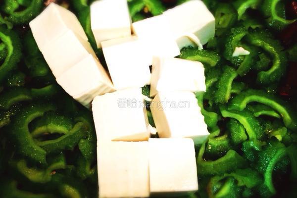 豆腐鸡蛋炒苦瓜的做法图解7