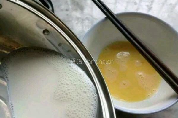 牛奶布丁的做法图解3