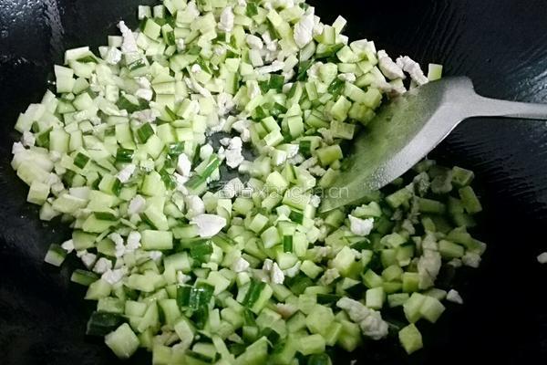 玉米猪肉炒青瓜的做法图解7