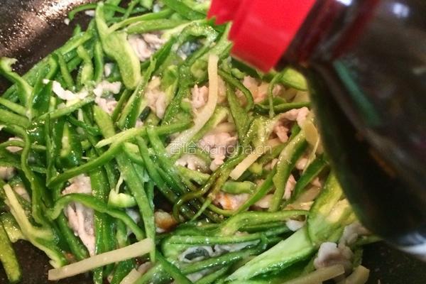 青椒炒肉丝的做法图解7