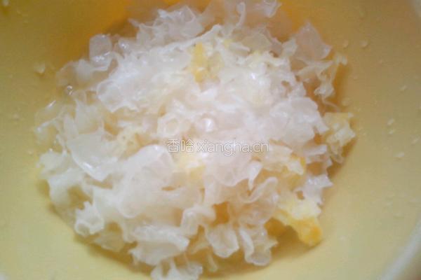 木瓜雪耳糖水的做法图解2