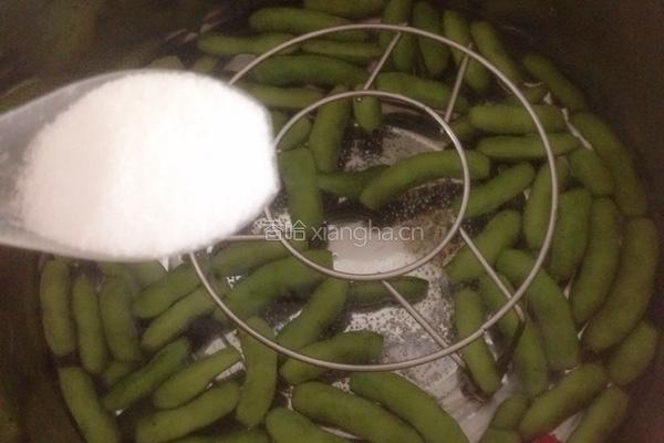 盐水毛豆的做法图解2