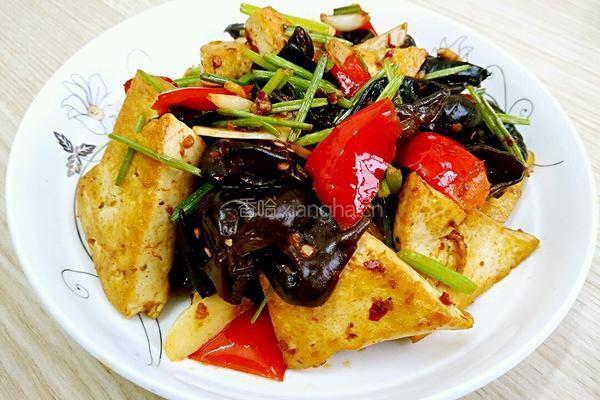 木耳炒豆腐的做法图解10