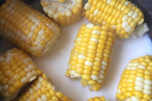奶香玉米的做法图解1