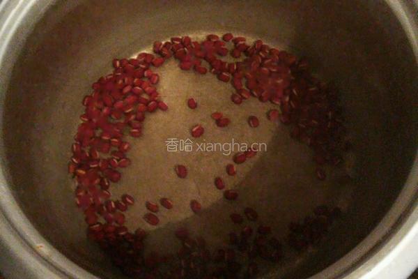 薏米红豆粥的做法图解2