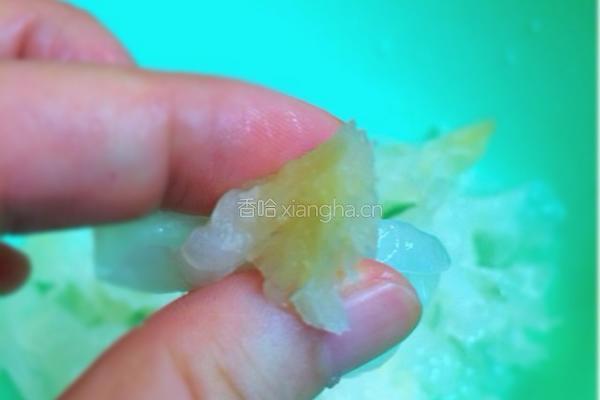 木瓜莲子银耳羹的做法图解3