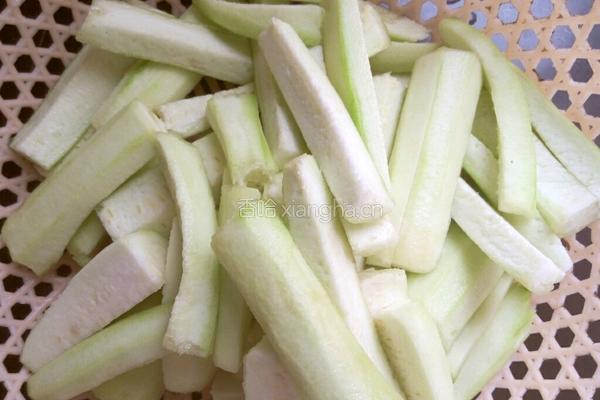 丝瓜鸡蛋汤的做法图解2