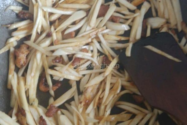 茭白炒肉丝的做法图解4